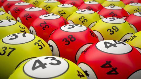 Продажи лотерейных билетов падают в Японии второй год подряд