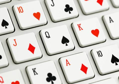 Более 250 сайтов с рекламой онлайн-казино внес Роскомнадзор в Единый реестр запрещенной информации